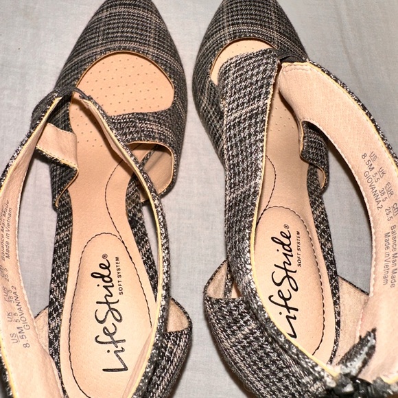 🧨NWOT - Life Stride Women's Black and White Plaid Heels - Picture 6 of 6